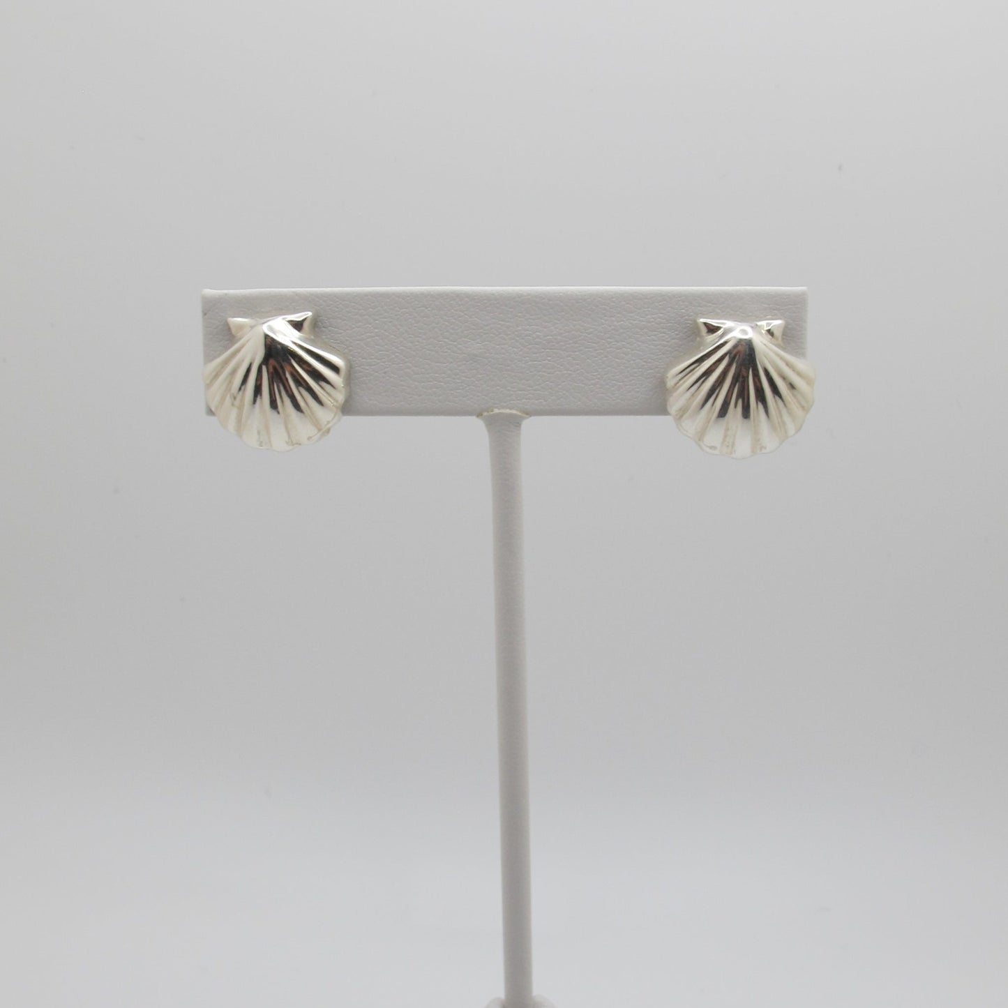 Vintage Shell-Shaped Silver Stud Earrings